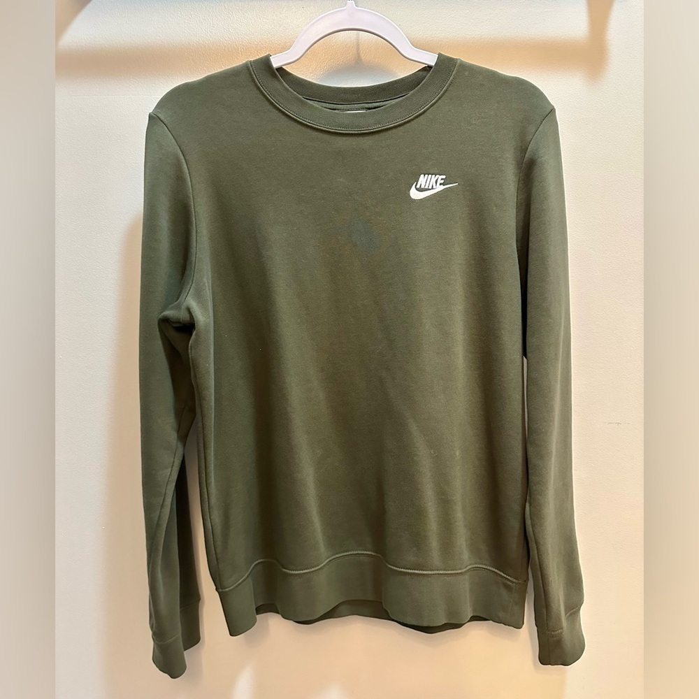 Nike Sportswear Club Men's Fleece Crew-Neck Sweatshirt in Olive Green - Picture 1 of 6